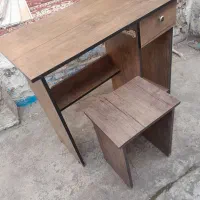 یک عدد میز  چوبی گشو دار ویک صندلی چوبی|میز تحریر و کامپیوتر|رشت, شالکو|دیوار