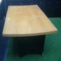 میز سالم وبزرگ