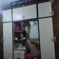 کمد متحرک‌ نو وتمیز