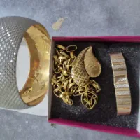 مقداری طلا معاوضه با خودرو بقیشو سر میدم