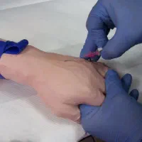 آموزش کمکهای اولیه/تزریقات/نمونه گیری/سرم