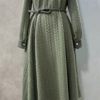 چرخکار ماهر مانتو و کت زنانه و مزدی دوز