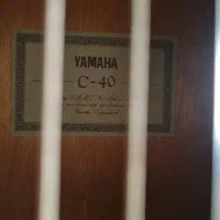 گیتار یاماها C40