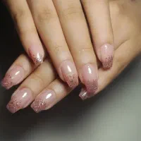 خدمات وآموزش ناخن شکوفه یاس