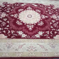 فرش ۱۲ متری کرم زرشکی با دو جفت پشتی