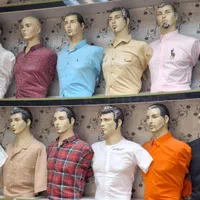 تعدادی مانکن نیم تنه فایبر گلاس مو دار و بی مو