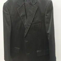 یک دست کت و شلوار مشکی