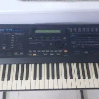 ارگ رولند E70