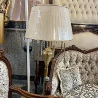 آباژور ایستاده با آویز