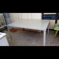 تخت اهنی
