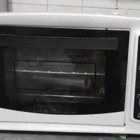 مایکروفر سفید و مشکی سالم