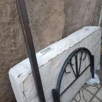 تخت خواب و دو عدد تشک