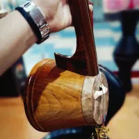 کمانچه درجه یک کاکاوند (پاساژ مرکزی طبقه بالا)|سازهای سنتی|شوش, |دیوار