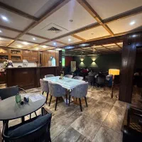 170 متر کافه فعال با تمام وسایل واگذار میشود/ظفر