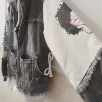 گلدان شیشه ای و هودی دخترانه|گل مصنوعی|قم, قلعه کامکار|دیوار