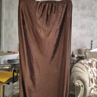والان یالان کناره پرده قهوه‌ای مخمل