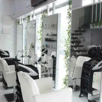 ناخون کار حرفه ای و کراتین کار حرفه ای نیازمندم