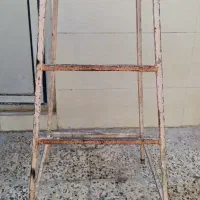 چهار پایه فلزی