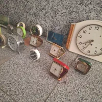 تعداد ۲۳ عدد ساعت قدیمی