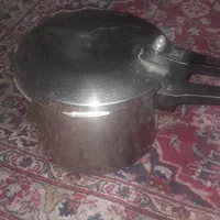 زودپز 4 و 8 لیتری قدیمی و سنگین|ظروف پخت‌وپز|تهران, آذربایجان|دیوار