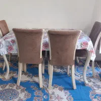 میز غذاخوری ۶نفره با چهار صندلی