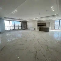 ۱۸۵ متر / همکف راه جدا / بازسازی / مناسب اداری