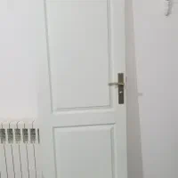 درب اتاق و سرویس بهداشتی