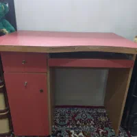 میز تحریر سالم و مقاوم. میز کامپیوتر