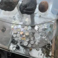 شهاب سنگ ۲عدد ۱ عدد هم سنک نمی شناسم|کلکسیون اشیاء عتیقه|کهریزک, |دیوار