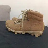 پوتین دخترانه|کیف، کفش، کمربند|میانه, |دیوار