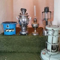 وسایل قدیمی چراغ نفتی علاالدین سماور مسی سه فیتیله