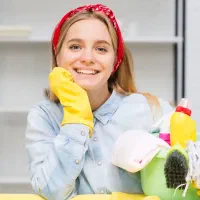 استخدام نیروی خدماتی منزل خانم حقوق بالا