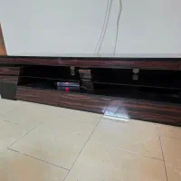 میزتلوزیون بدون ترک یا پوسیدگی در حد نو