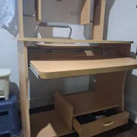 میز کامپیوتر سالم