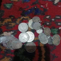 تعدادی سکه قدیمی پنج میلیون تومان