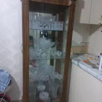 بوفه بسیار تمیز همراه شیشه زیر قیمت ب علت جابه جای