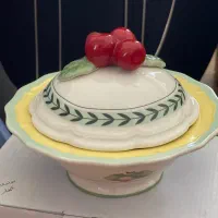 ظروف و مجسمه برند