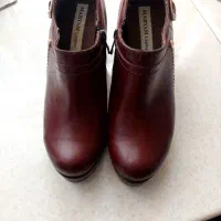 تعدای کفش نو|کیف، کفش، کمربند|قرچک, پویینک|دیوار