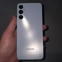 دو عدد گوشی سامسونگ a05s موتورولا e13