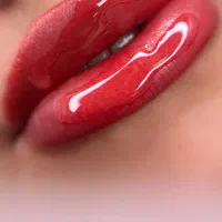 جشنواره خدمات آرایش دائم به مناسبت افتتاحیه