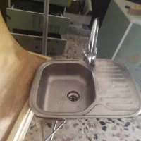 سینک تک لگن با شیر و یک عدد هود مخفی کن