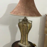 میز و آباژور