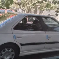 پژو پارس مدل‌ ۹۶ بی رنگ سفید