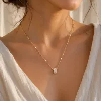 گردنبند زنانه نگین دار طرح گل/شیک و ظریف