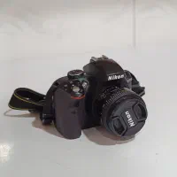 Nikon D3300 با لنز 50 اف ۱.۸