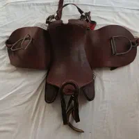 زین اسب نو