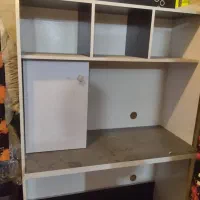 میز تحریر وکامپیوتر