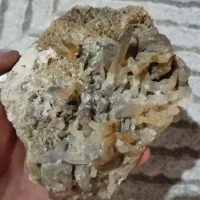 سنگ بیابونی معاوضه دارم چیزی کارم بیاد