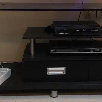 میز تلویزیون شیشه ای ترک