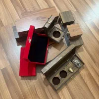 تعدادی جعبه کادویی زعفران